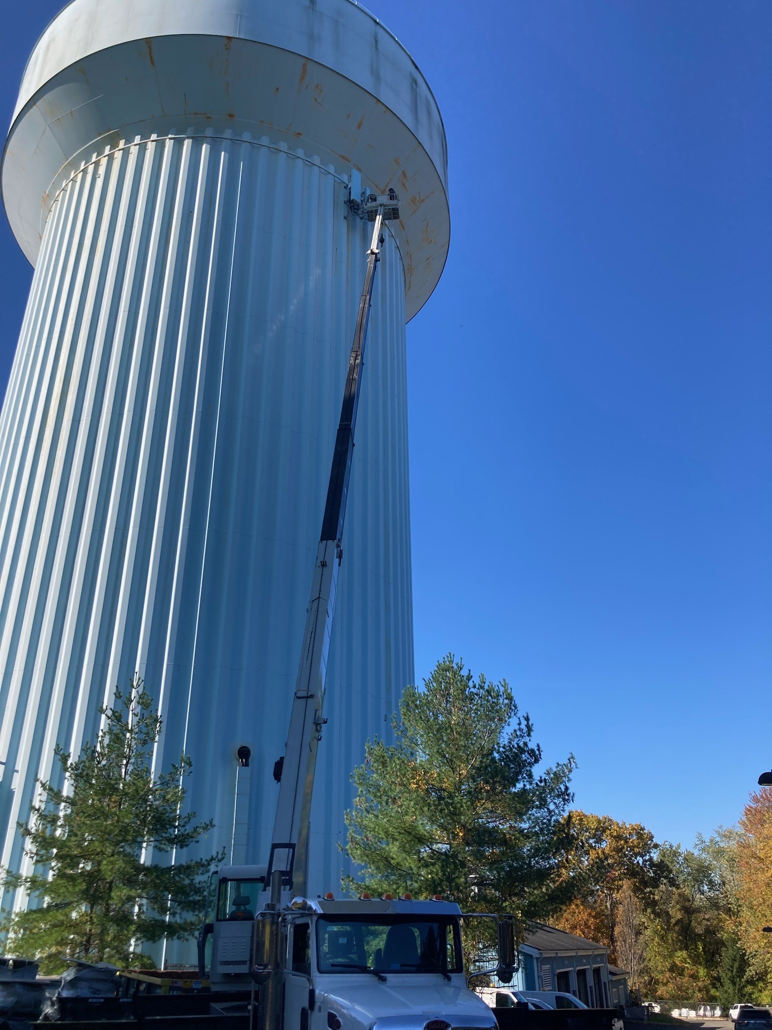 NJ NY and PA Crane Rental with 165' vertical reach and two-person hanging basket